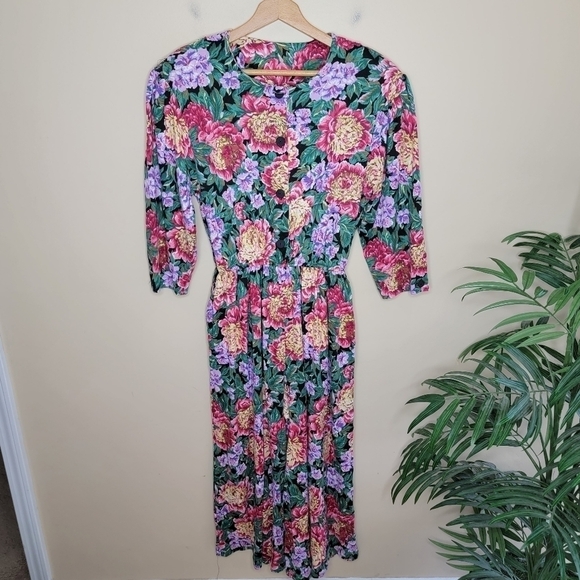 Vintage Dresses & Skirts - Vintage Skyr | Floral Print Midi Dress with 3/4 Sleeves